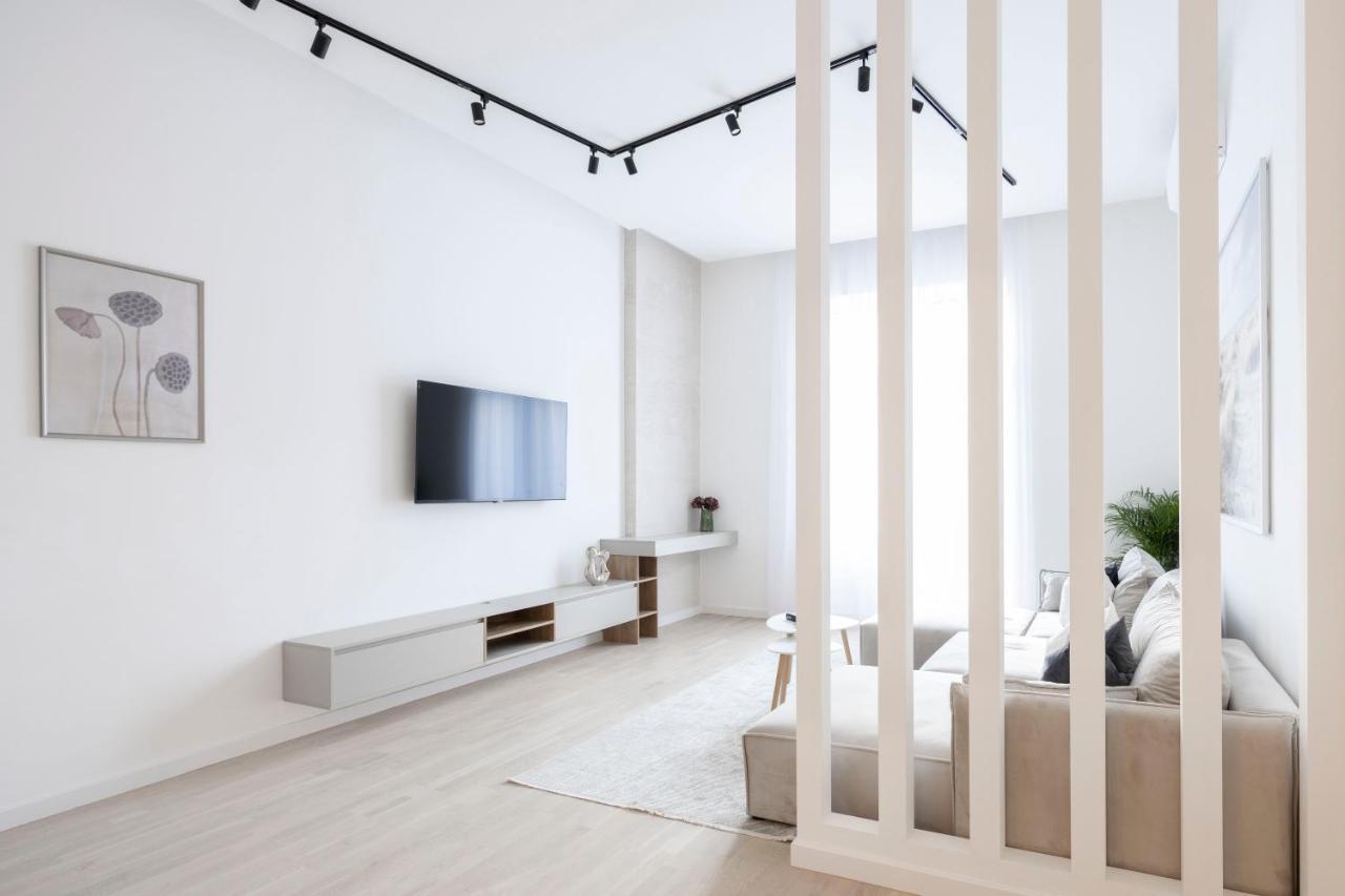 Luxurious & Spacious With Balcony Apartmán *
