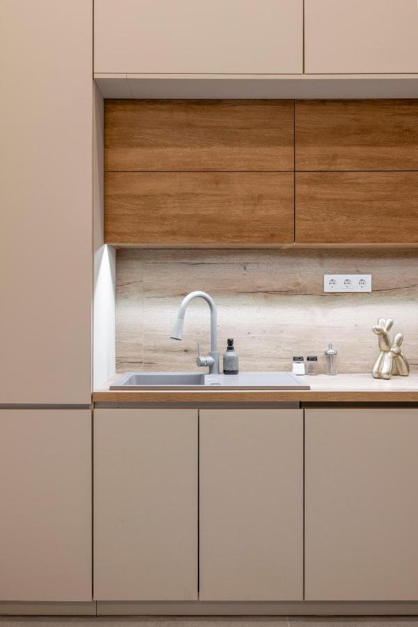 Luxurious & Spacious With Balcony Apartmán *