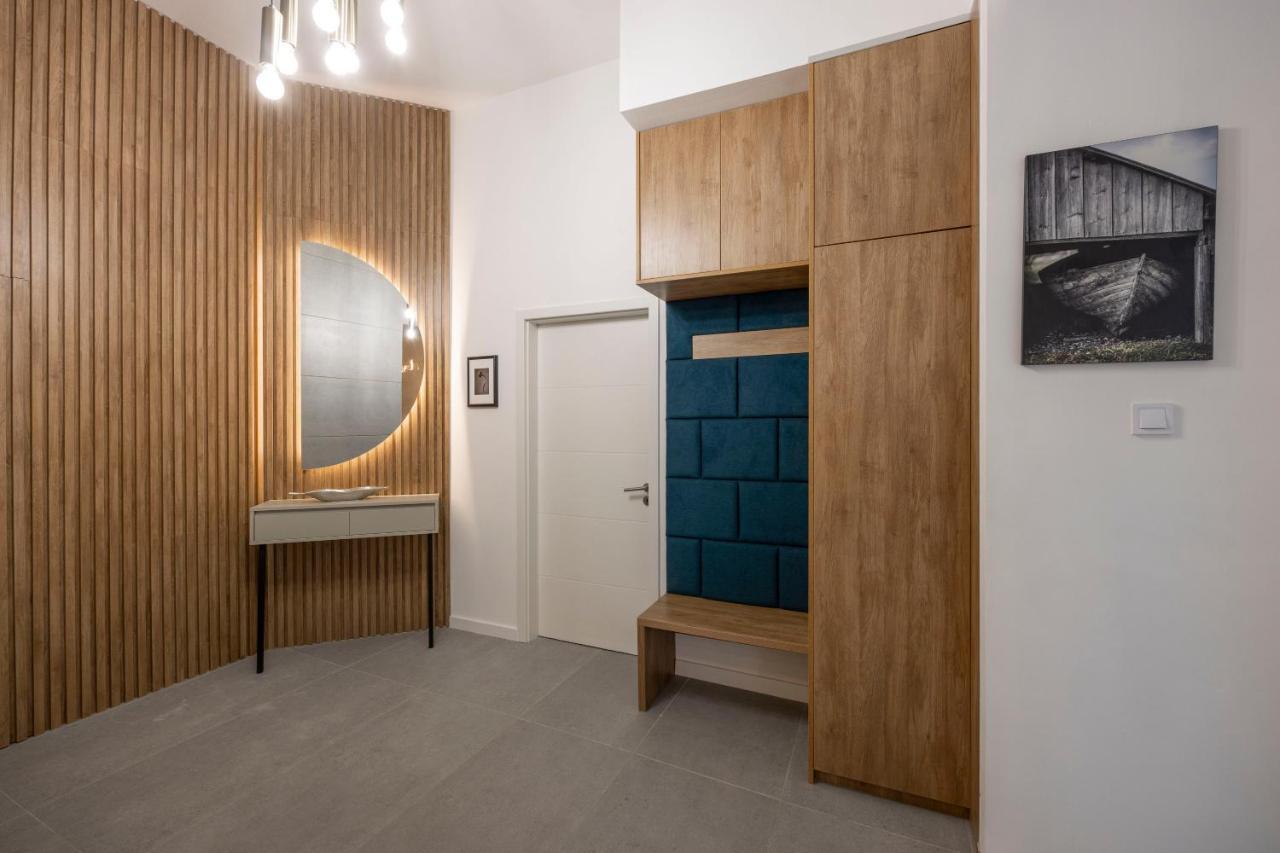 Apartmán Luxurious & Spacious With Balcony *